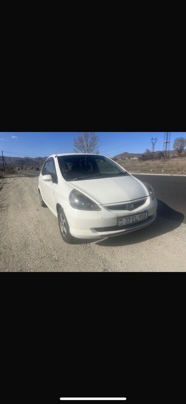 мотор 817: Honda Fit: 2002 г., 1.3 л, Вариатор, Бензин, Универсал