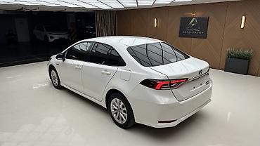 карола спасио: Toyota Corolla: 2022 г., 1.8 л, Вариатор, Гибрид, Седан — 6