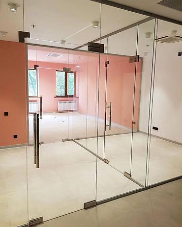 Перегородки на заказ: На заказ Цельностеклянная перегородка, Для офиса, Бронированное стекло, Бесплатный замер, Бесплатная доставка, Бесплатная установка — 9