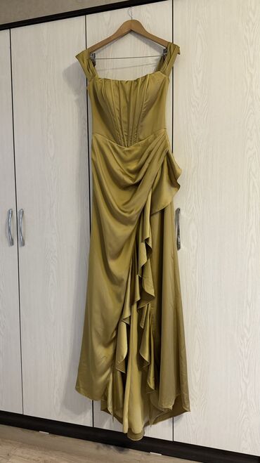 бархатное зеленое платье: Вечернее платье, Длинная модель, Атлас, Без рукавов, Шлейф, M (EU 38)