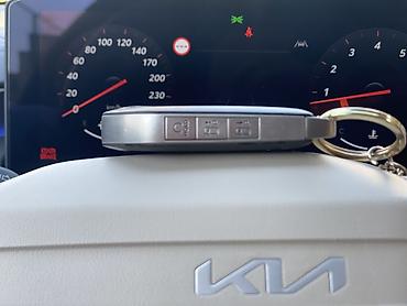 корея кореец: Kia K8: 2025 г., 2.5 л, Автомат, Бензин, Седан — 9