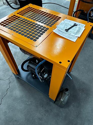 Компрессоры: Компрессор Электрический, Винтовой, Новый — 20