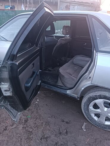 Audi: Audi 100: 1987 г., 2.2 л, Механика, Газ, Седан — 8