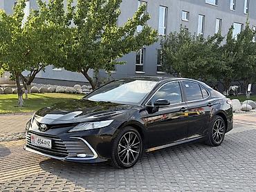 Toyota Camry: 2021 г., 2.5 л, Автомат, Бензин, Седан