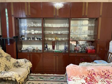эшиктер жыгач: Зал үчүн гарнитур, Колдонулган, Шкаф, Жыгач, Өзү алып кетүү