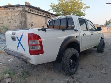 aston martin db9 5.9 at: Ford Pikap. karopqası yoxdu birce.senedleri qaydasında. - Korpus: arxa