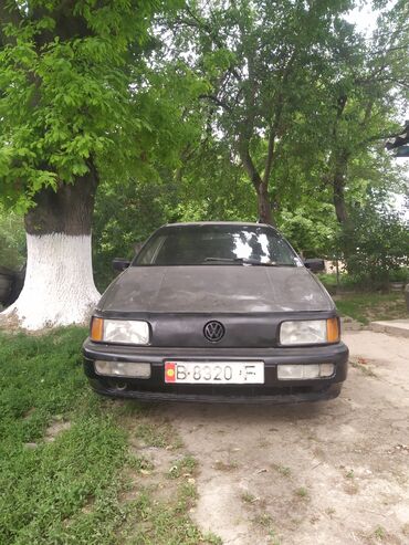 Volkswagen: Volkswagen Passat: 1988 г., 1.8 л, Механика, Бензин, Седан