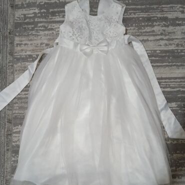 белая платье: Бальное платье, Длинная модель, цвет - Белый, В наличии