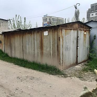 белый вагон 88: Металлический гараж (ракушка) с распашными воротами. - Материал — 5