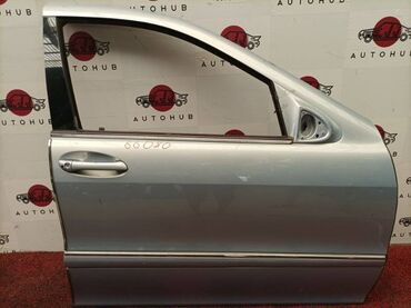 Другие детали салона: Передняя правая дверь Mercedes-Benz