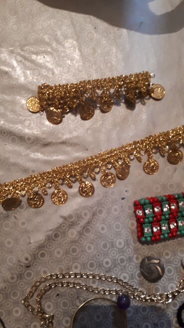 Bijuteriya dəstləri: Müxtəlif bəzək əşyaları .Tebii daşlar.talismanlar ve dekorativ bezek — 4