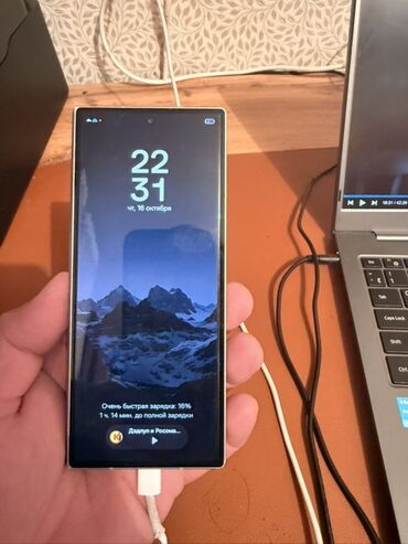 iphone 8 рассрочка: Смартфон-раскладушка с большим внутренним экраном Основное: -