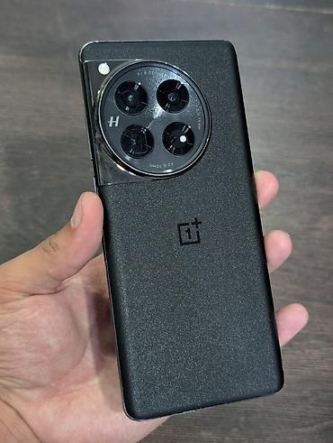 12 поо: OnePlus 12, Б/у, 256 ГБ, цвет - Черный — 1