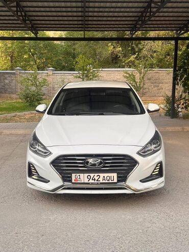 hyundai sonata прадаю: Срочно! Продаю Хюндай Сонату 2018 года, газ, цвет белый жемчуг