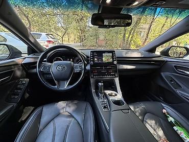 селика: Toyota Avalon: 2018 г., 2.5 л, Вариатор, Гибрид, Седан — 7