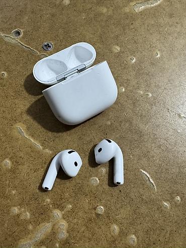 Masaüstü kompüterlər və komponentlər: Apple AirPods (Lightning qutulu) - Rəng: ağ - Komplekt: 2 ədəd — 2