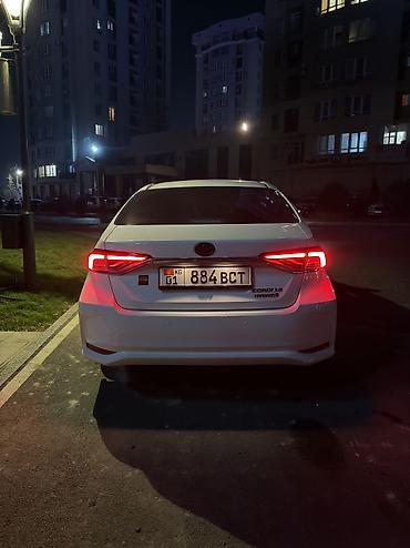 toyota hybrid: Toyota Corolla: 2021 г., 1.8 л, Автомат, Гибрид — 3