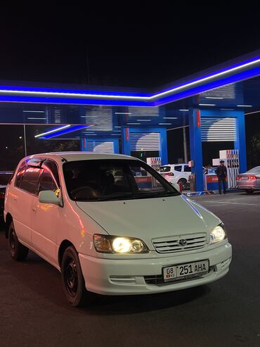 купить зикр в бишкеке: Toyota Ipsum: 2001 г., 2 л, Автомат, Бензин, Вэн/Минивэн