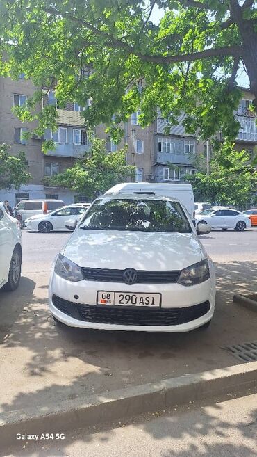 Volkswagen: Volkswagen Polo: 2015 г., 1.6 л, Механика, Бензин, Седан