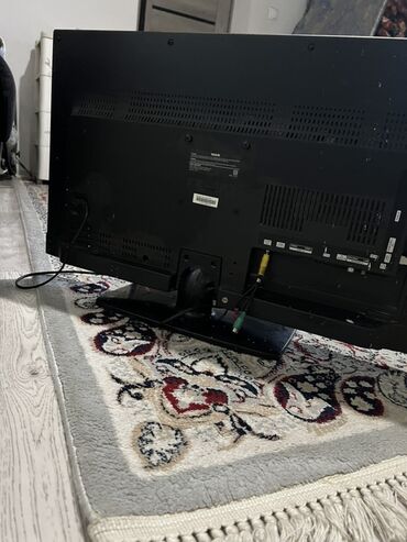 клавиатура бишкек: Телевизор LED KIVI, диагональ около 32–40". Классический черный