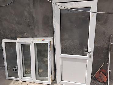 plastik qapi pencere: PVC qapı – ağ rəng, şüşəli üst panel və panel alt hissə — 2