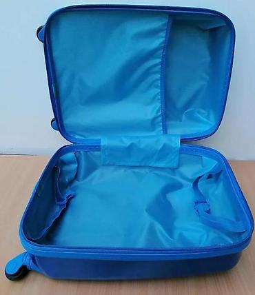 Rančevi, torbe i koferi: Dečiji kofer plave boje sa printom robota, idealan za putovanja. Kofer — 1
