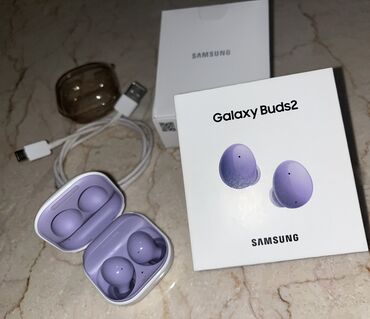 samsung naushnik: Samsung Galaxy Buds 2 Russiyadan alinib. Yeni kimidir, chexolda