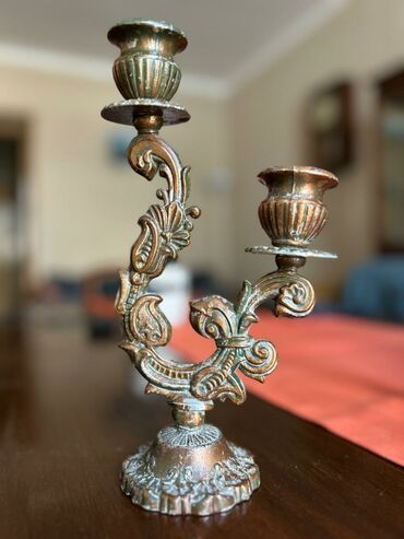şam aqaci: İki şamlı klassik kandelyabr - Material: tökmə metal (bürünc effekti