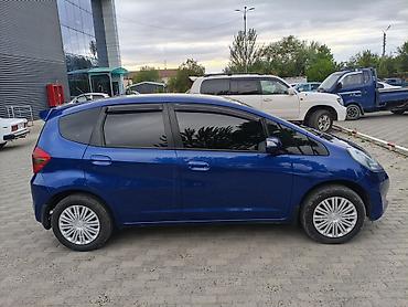 jak авто: Honda Jazz: 2011 г., 1.3 л, Вариатор, Бензин, Хэтчбэк — 3
