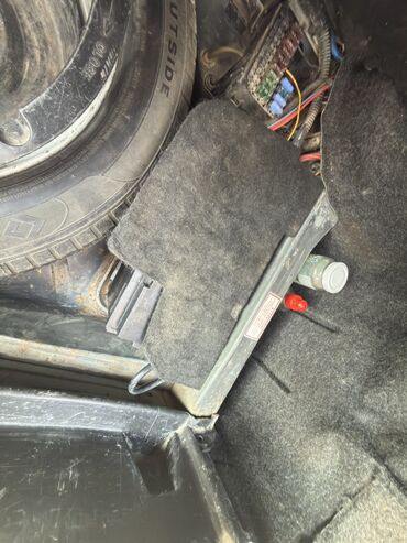 Mercedes-Benz: Mercedes-Benz C-Class: 2.2 l | 1995 il Sedan — 16