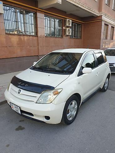 crown 2004: Toyota Ist: 2003 г., 1.3 л, Автомат, Бензин, Хэтчбэк — 2