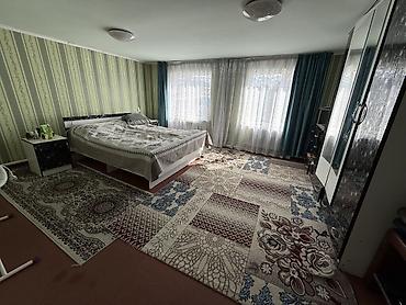 Продажа коттеджей и домов: Продается дом в центре г. Каракол, в «золотом квадрате», по ул — 7