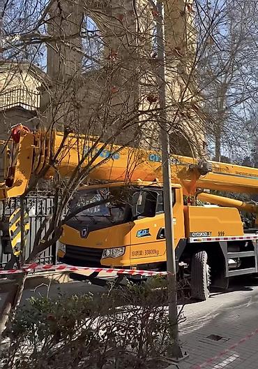 кран аренда: 25 tonluq kran Aylıq və günlük icarəyə verilir. Kranın və operatorun — 5