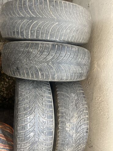 Шины: Шины 235 / 65 / R 17, Всесезонная, Б/у, Комплект, Michelin