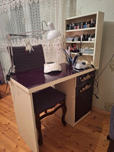 elek: Düz masa, Siyirməli, Polkalı, Parlaq laminat, Kredit yoxdur