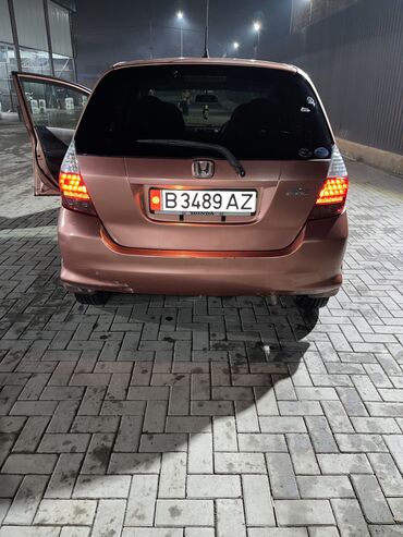 нова 2: Honda Fit: 2004 г., 1.3 л, Вариатор, Бензин, Хетчбек