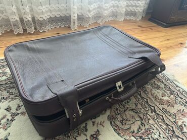 купить мужские часы в баку: Çamadan satılır iri ölçü cırılmayan bərk materialdır