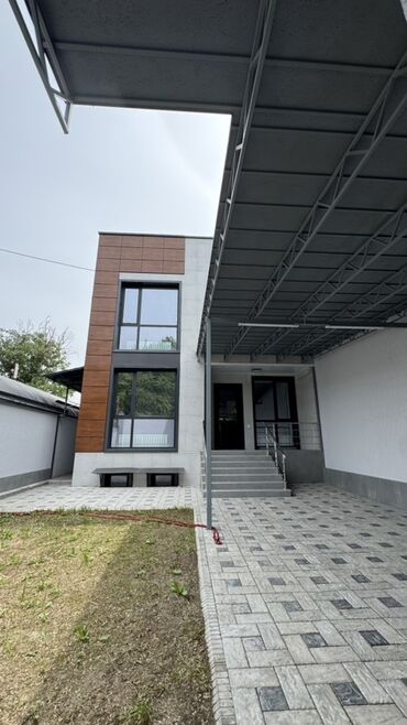 продаю дом петрофка: Таунхаус, 227 м², 4 комнаты, Риэлтор, Евроремонт