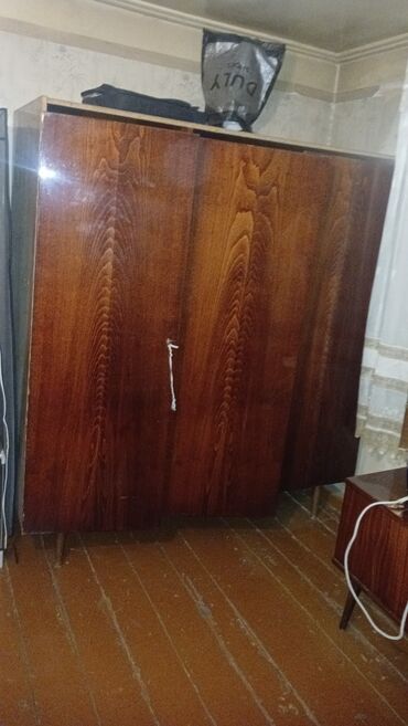 Dolablar: İşlənmiş, Açılan, Düz dolab, Qarderob, paltar dolabı