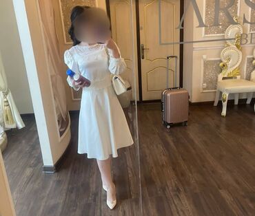 белый платье: Вечернее платье, Средняя модель, Шелк, С рукавами, XL (EU 42)