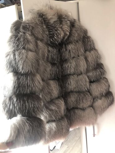 alpha kožna jakna: Bunda polarna lisica, ne linja se!! Super kvalitet, placena 600€