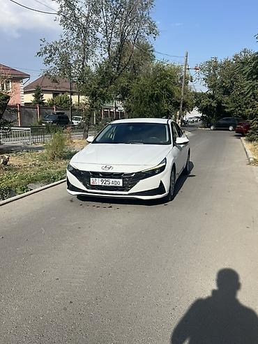 Hyundai Elantra: 2020 г., Бензин, Седан