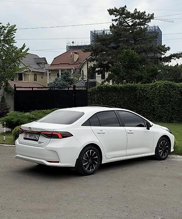 corolla 2022: Toyota Corolla: 2026 г., 1.8 л, Вариатор, Гибрид, Седан — 4