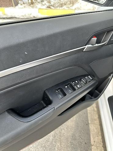 Hyundai: Hyundai Elantra: 2019 г., 1.6 л, Газ, Седан — 10