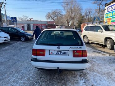 авто вольво: Volkswagen Passat: 1995 г., 1.8 л, Механика, Бензин