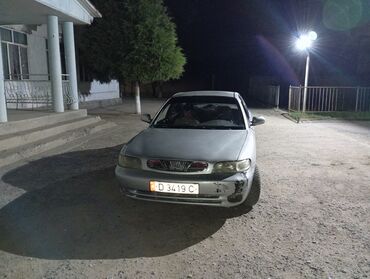 mashina bmv 3: Daewoo Nubira: 1997 г., 1.6 л, Механика, Бензин, Седан