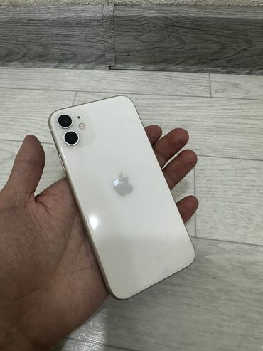 купить айфон 4с бу: IPhone 11, Б/у, 128 ГБ, Белый, Зарядное устройство, Чехол, 85 %
