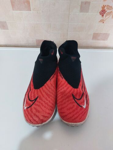 футбольный бутс: Мужские кроссовки, 40, Nike, Б/у, цвет - Красный, Самовывоз