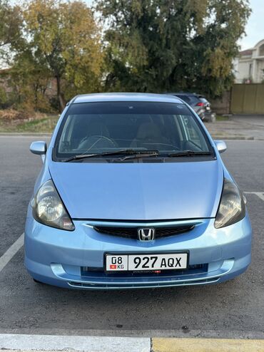 продаю авто в рассрочку фит: Honda Fit: 2003 г., 1.3 л, Вариатор, Бензин, Хетчбек