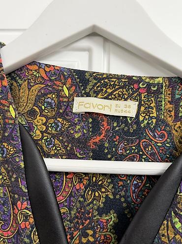 Повседневные платья: Продаю классные платья, размер 42-44, в идеальном состоянии, носила — 8